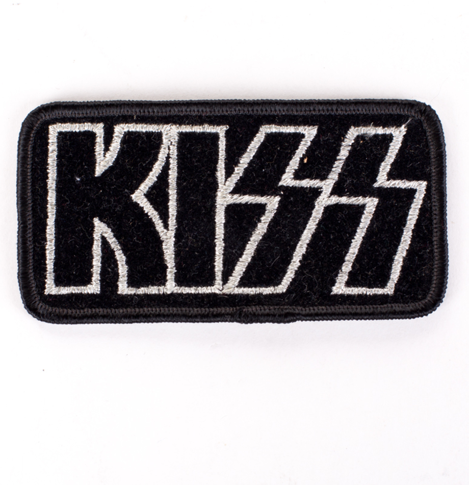 kiss logo silver