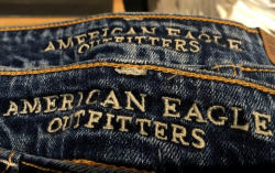 American Eagle sales beat as jeans back in vogue - Reuters