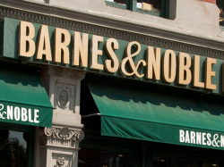 Author Fonda Lee decries Barnes & Noble stocking more copies ...