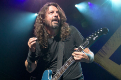 Dave Grohl Says Foo Fighters Are \'Ready to Take a Break\'