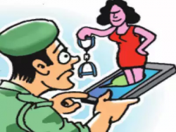 UP: Honey trap glare on 125 Facebook accounts | Lucknow News ...