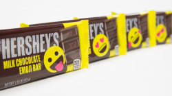 Hershey\'s redesigns chocolate bar for the first time in history