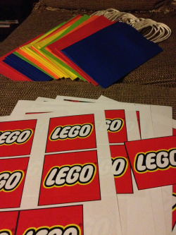 DIY goodie bag, jus glue the printable lego logo | Lego ...