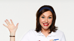 How To Dress Like Flo From Progressive For Halloween
