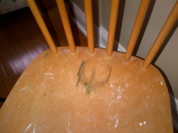 The stain on this chair looks like the Quake logo ...