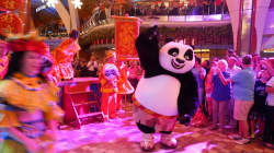 Royal Caribbean Dreamworks Parade Allure of the Seas (4K)