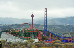 Six Flags Magic Mountain expands to year-round schedule ...