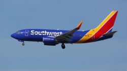 Southwest Airlines pilots live-streamed video from bathroom ...