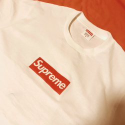 Box Logo Tee legit check in M • Bogo t shirt top... - Depop