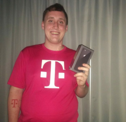 Guy tattoos the T-Mobile logo and got a free iPhone 8 ...