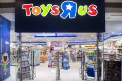 Toys \'R\' Us Is Back From the Dead With New Stores Opening ...