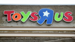 Toys \'R\' Us is back with its first new store in the US | WGN-TV