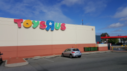 File:Toys R Us Logo 2018 Morley Western Australia.jpg ...