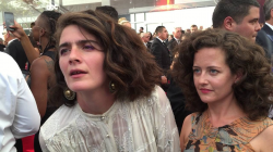 Gaby Hoffmann (\'Transparent\') on 2016 Emmys red carpet