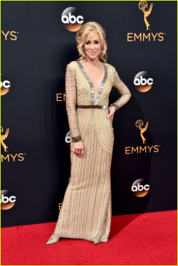 Judith Light & \'Transparent\' Cast Arrive at Emmy Awards 2016 ...