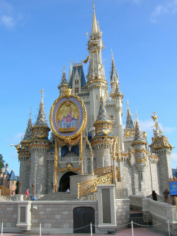 Cinderella\'s Castle gloriously decorated to celebrate ...